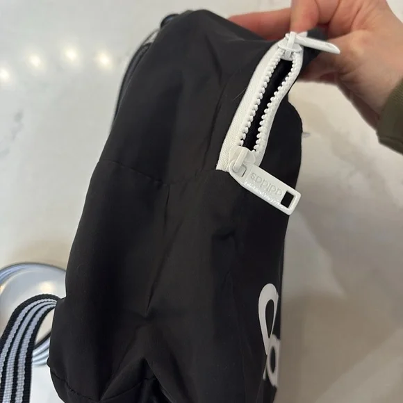 NWOT Adidas mini backpack - Picture 6 of 9